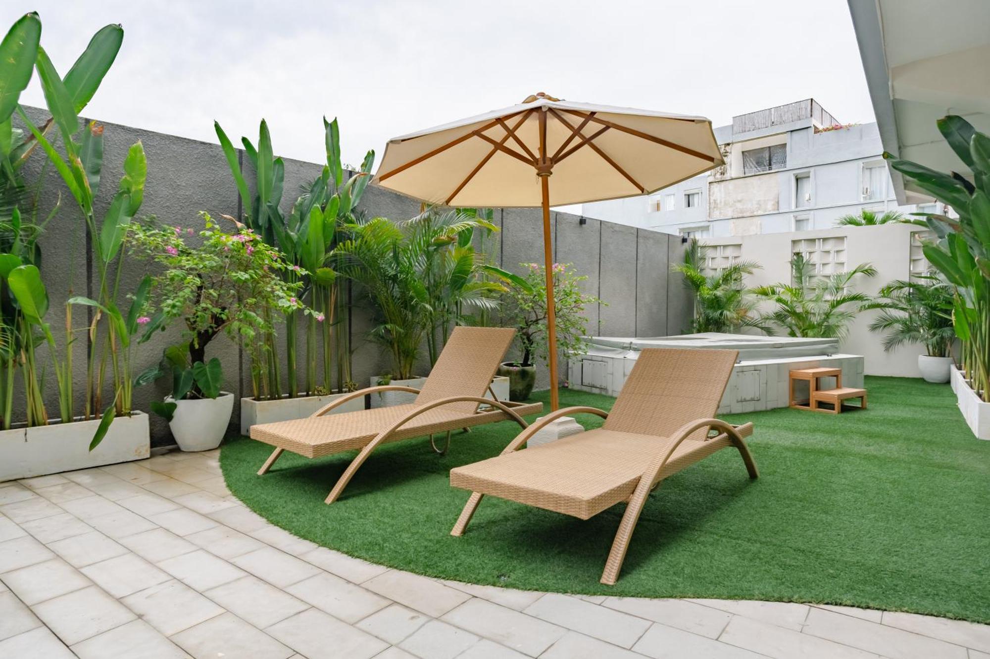 Bali Bustle Sunset Coliving And Coworking Space Legian Exterior foto
